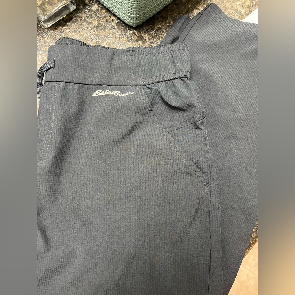 Eddie Bauer Woman’s Dark Gray Ankle Pants• Size Medium